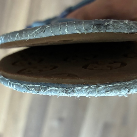 Tory Burch Emmy Stitched Thong Sandal Ocean Breeze Light Blue Leather - Picture 3 of 9